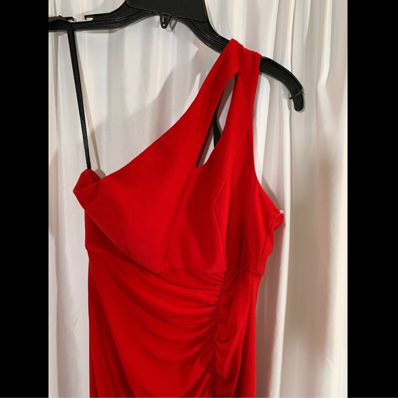 NEW $188 XSCAPE Keyhole One-Shoulder Evening Gown - Picture 3 of 8